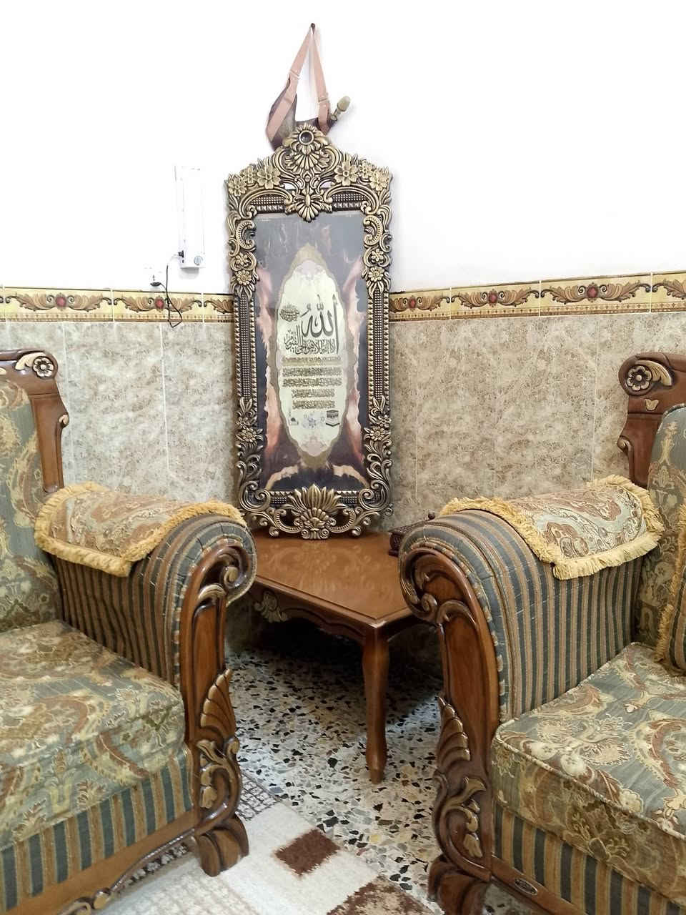 السلام عليكم 
تخم 10 مقاعد نضيف 100٪ 
2 قنفات + 4 كراسي + 2طبلات زغار + 1 كبيرة + 4 كوشات
السعر 400 الف
تخم نضيف جذاً 
العنوان بغداد العبيدي


**إذا كنت صاحب هذا الإعلان وتريد حذفه لأي سبب، رجاءا أرسل رسالة إلى الدعم الفني**