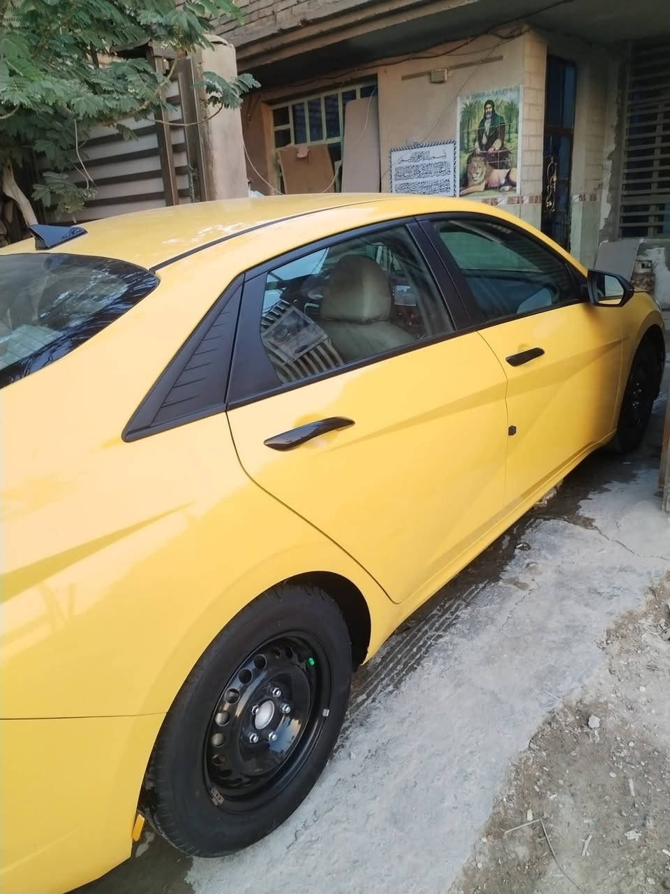 السلام عليكم من رخصة لادمن النترة ٢٠٢٣ سيارة بسمي تحويل ثاني يوم حادثها مرفق بالمنشور بدون ايرباك منظومة غاز مصفرة هية وغرامات هزة جديدة مكاني بغداد رقم الهاتف (***********)
