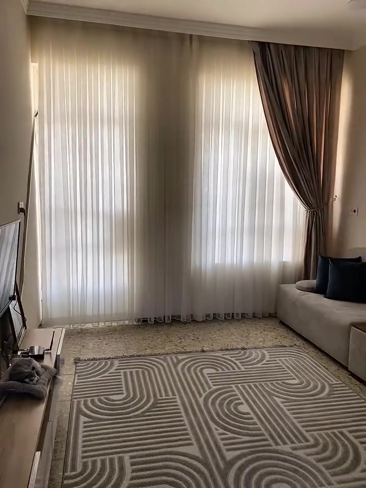 بيت بناء حديث للبيع الامين الثانية ٧٣٣ 
المساحة / ٧٩
الواجهه/ ٣،٩٥
النزال / ٢٠ 
البيت يحتوي على استقبال مطبخ حمام غرفة و مناور ٢
الطابق الثاني غرفتين وحمام وبلكونة صغيرة
طابق ثالث بيتونة و سطحين 
للاستفسار الاتصال على الرقم : ***********
