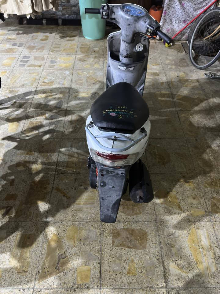 السلام عليكم شباب ماكس للبيع مال رمبه صار سبوع من طالعه من رمبه تقريبا بس صار عندي ضرف ومحتاج دراجه بلاديه ومامفتوحه جيب مصلح وياك  تفحص وجيك ياله تأخذها جديده كلش وحلوه مستعجل علبيعه  سعر 850 مكاني بصره حيانيه شارع القائد رقمي واتساب فقط للتواصل ***********
