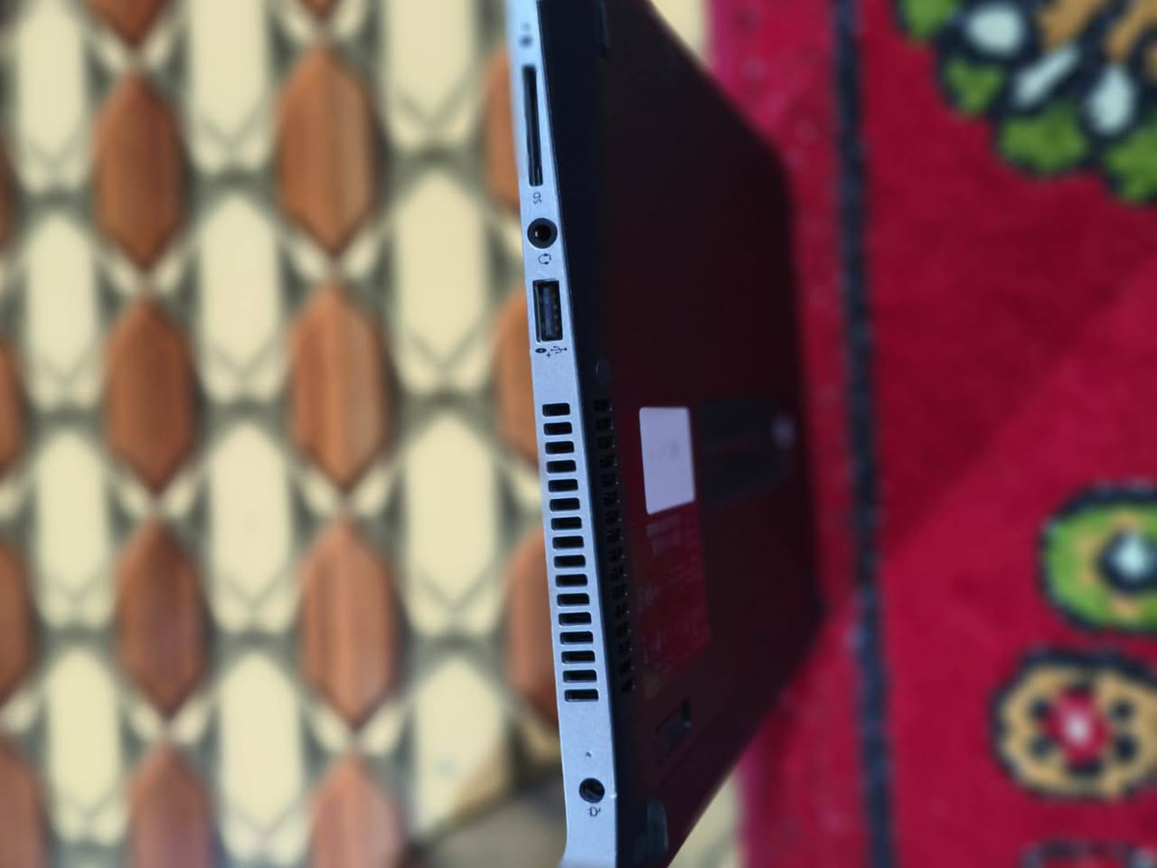 سلام عليكم لابتوب كلش نضيف وحلو استخدام قليل كلش مواصفاته الابتوب موجوده بل صور سعر 300 وبي مجال مكاني البصرة رقمي الواتساب ***********
