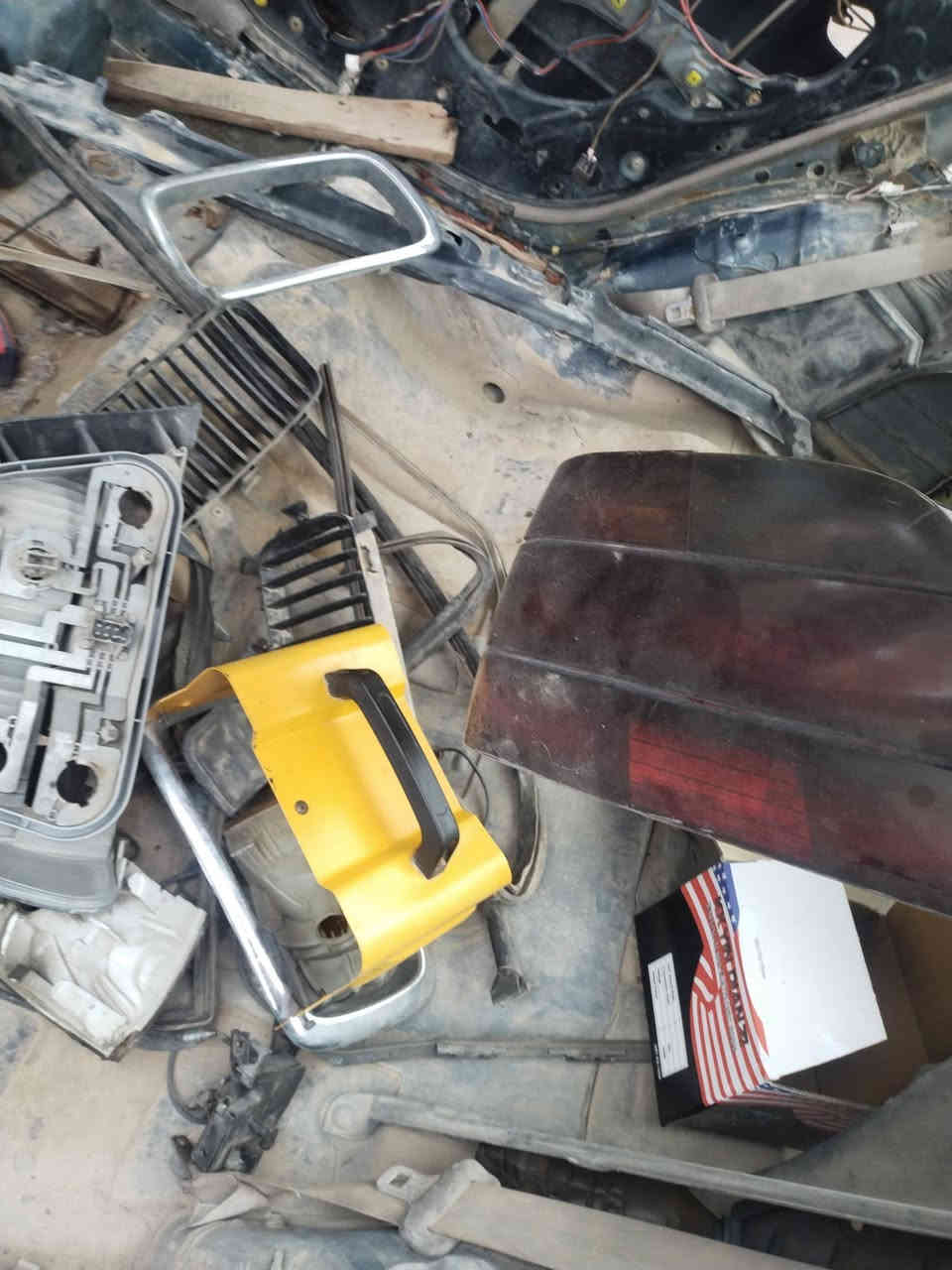 غراض بي ام كاسحه او خفاش للبيع شتريد راسلني على واتساب ***********
