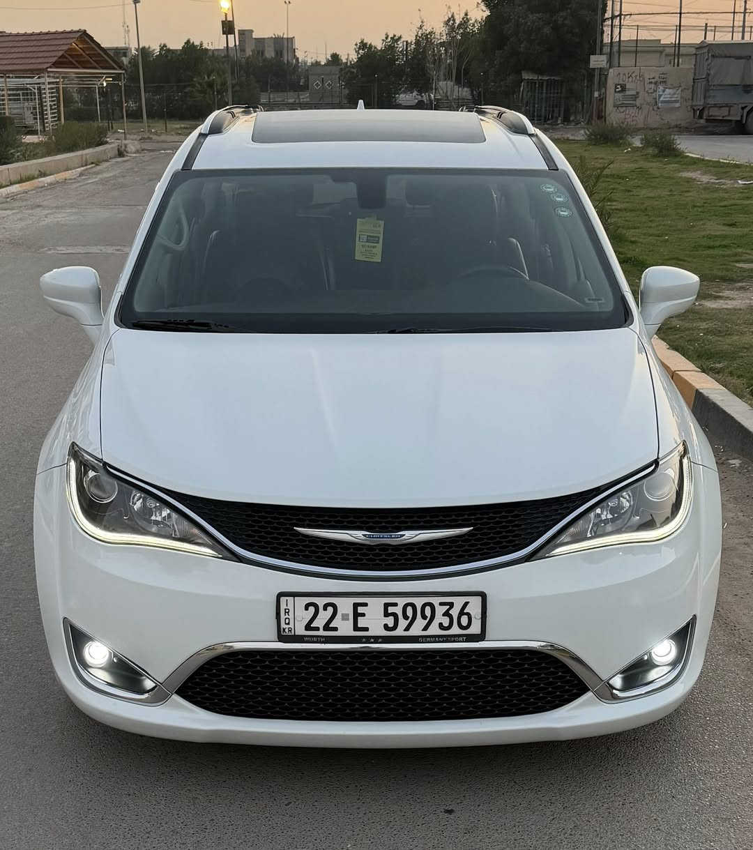 السلام عليكم
رمضان كريم عليكم 
باسفيكا 2018 كلين تاتيل 
محرك 3600 بانزين اصلي
دبل بنوراما كير ماوس 
أبواب كهربائية جنطه كهربائية 
بردات وسطيه وخلفية 
حساسات خلفية سايد بريك كهربائي. 3 شاشات وسماعات اصلية ماشيه 70 الف 
بعد بيه هوايه مواصفات 
سياره كلين كفاله عامه من الصبغ وبارد 
مكان سيارة بغداد جميلة 
السعر 205 ورقة 
***********
