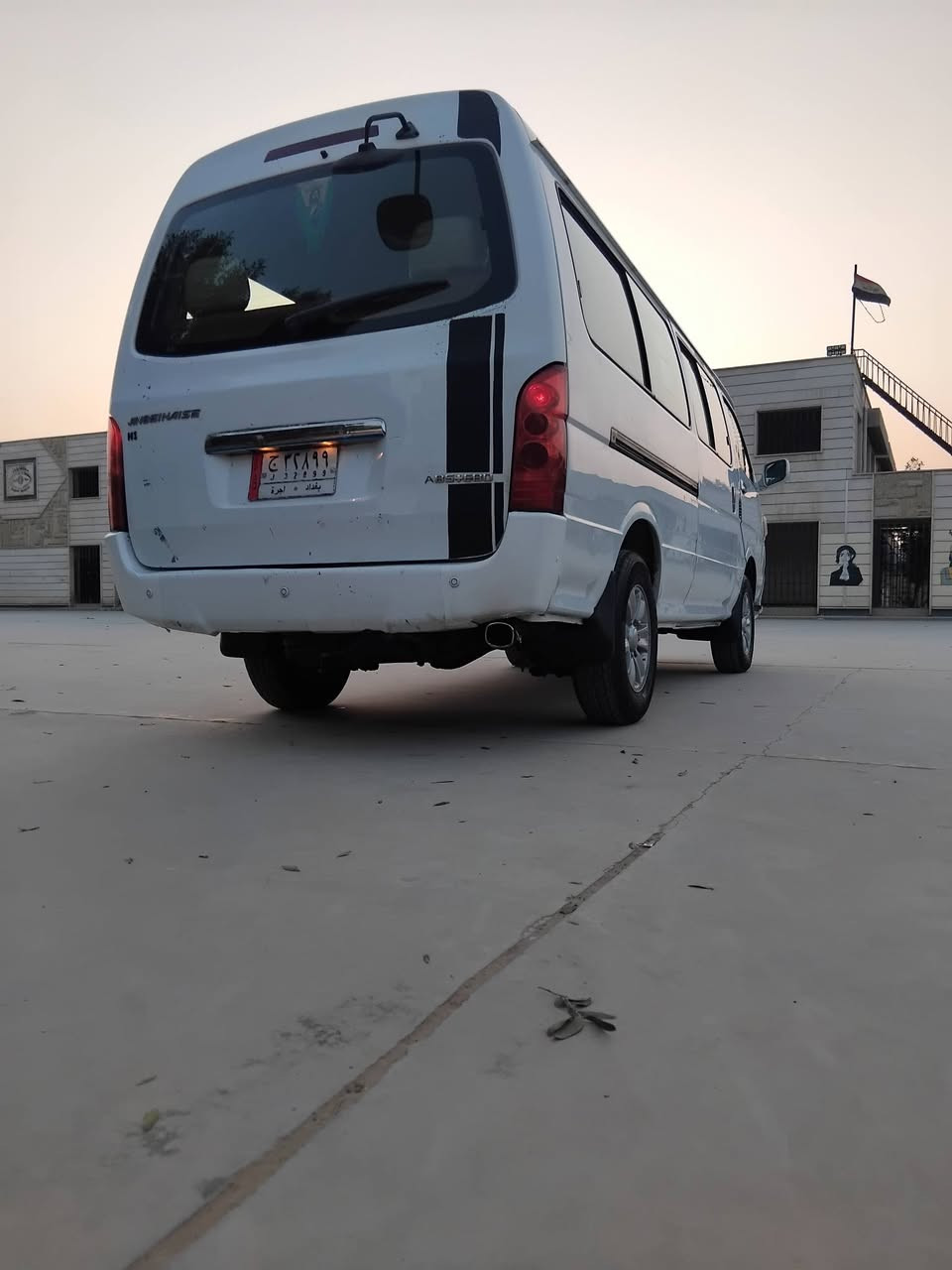 سلام عليكم جوان 14حره مكينه وكير وكسل خير من الله سيارة بلاديه حلوه العنوان ابغداد سنويه 29رقم***********
