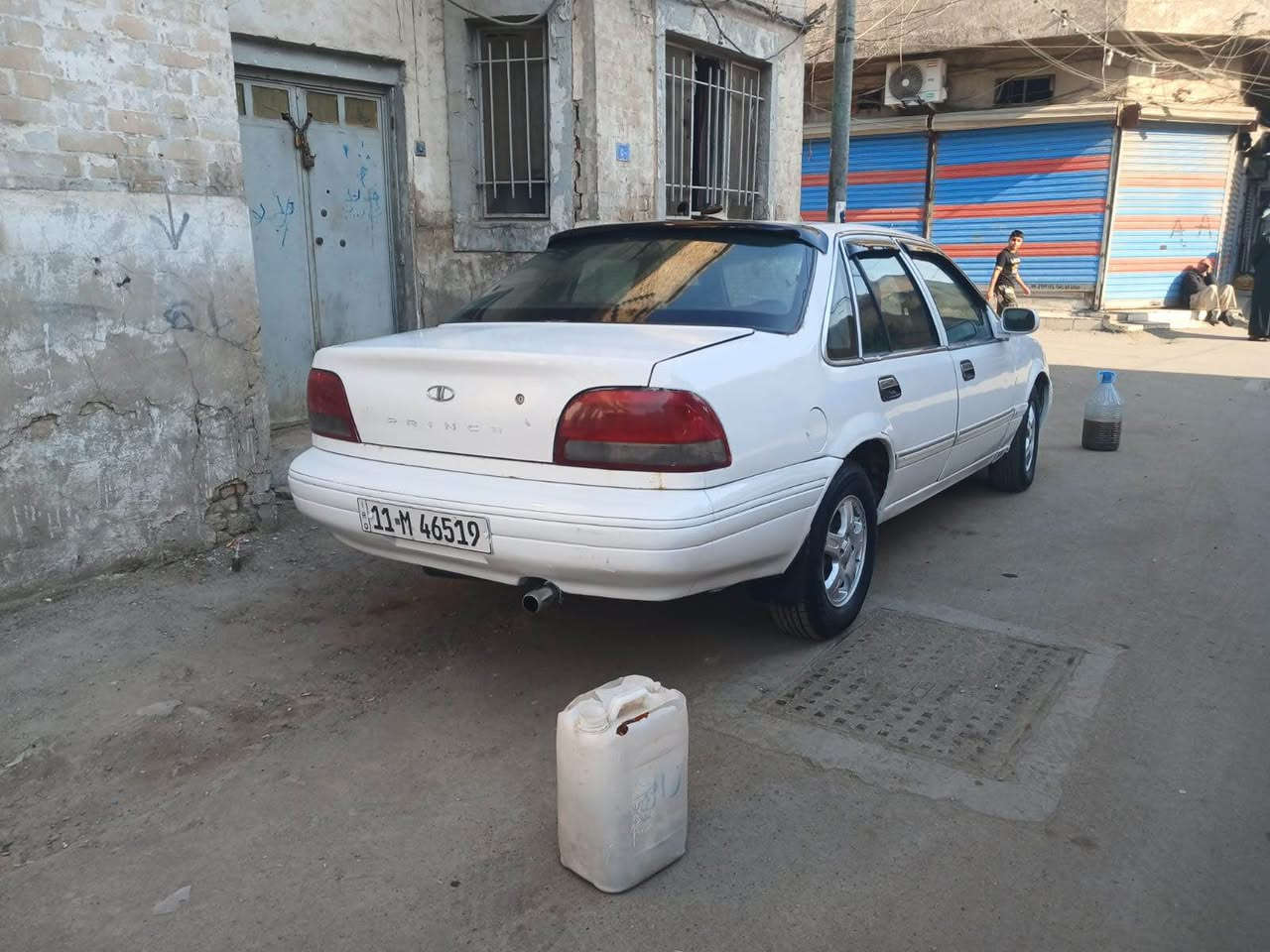 برنس فراشه 1996 كير اوتماتيك جاهزه من كلشي تخم تاير ويل كب شواصي ولغود مكفوله من الضربه و مصبوغه عام للجمالية تخم بطاين جدد وكهربائياتها كلها شغاله وكير ومكينة جدد ترايها وين ما يعجبك 
السعر 36 وبيها مجال 
مكاني بغداد كم الارمن 
ورقمي  *********** بغداد, العراق
