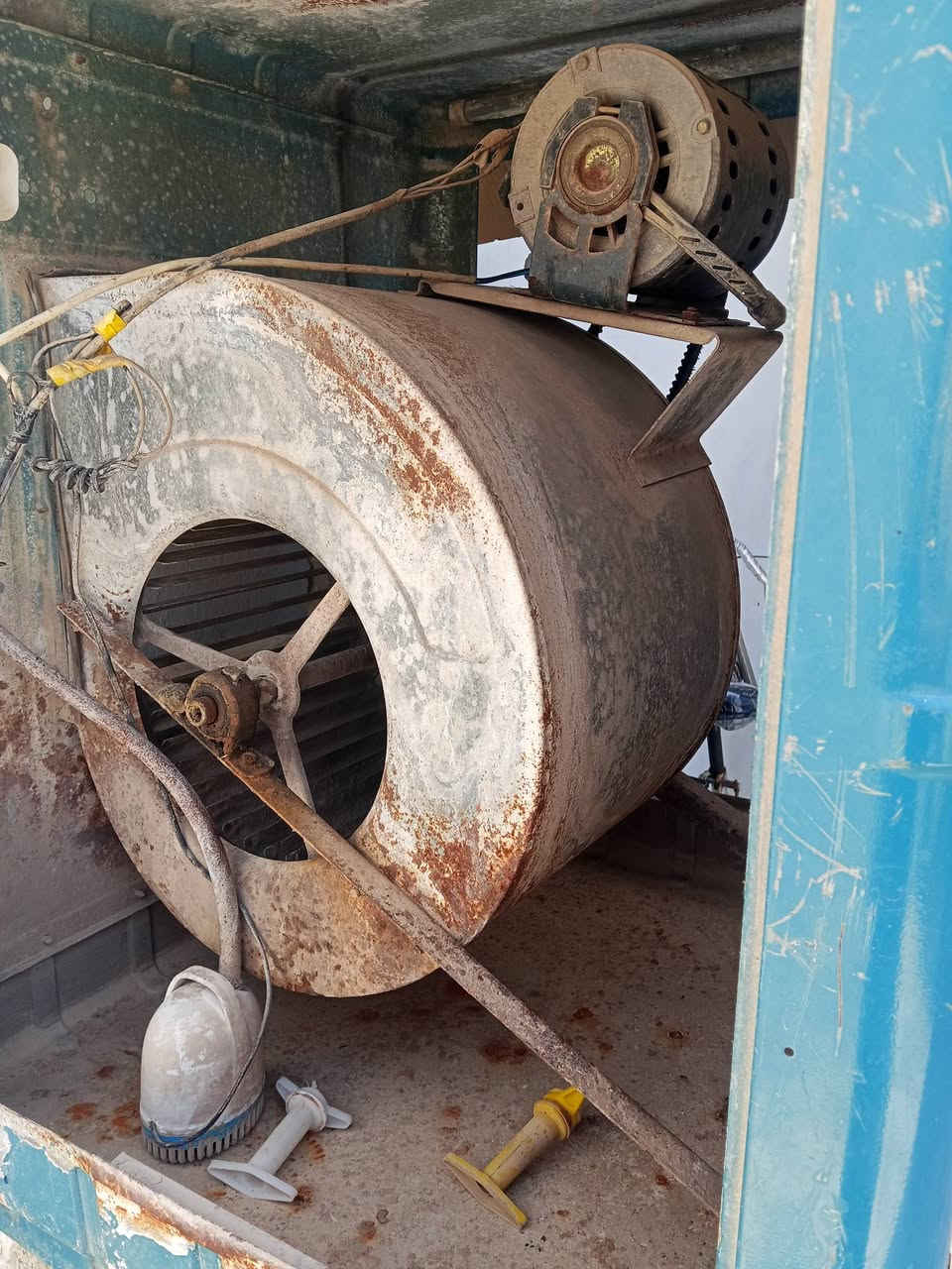 مبردات ثنين سعر لوحده 50 كاملات شغالات مكان رحمه سبعتالاف ***********
