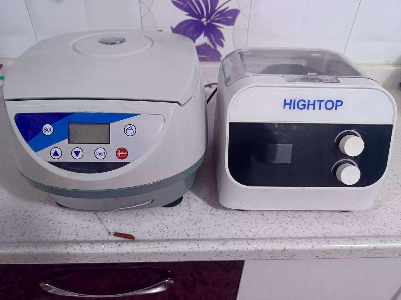 السلام عليكم ....يتوفر اجهزه سنترفيوج ومايكروسنترفيوج زمن منشأ رصين 
١.جهاز سنترفيوج  امريكي المنشا Beckman coulter ضخم جدا يحتوي عل أكثر من ٤٠ تيوب   بسعر ٨ ورقات 
٢.سنترفيوج ١٢ تيوب بسعر ١٥٠ الف 
٣.سنترفيوج صيني المنشا ٦ تيوب بسعر ١٥٠ الف 
٤.مايكروسنترفيوج كوكوسان ياباني غني عن التعريف بسعر ٣٥٠ دولار 
٥.مايكروسنترفيوج  تايواني بسعر ٢٢٥ الف 

التوصيل مجاااااااااااني لجميع المحافظات وشرط الفحص
للاستفسار الاتصال عل الرقم *********** التوفيق للجميع أن شاء الله
