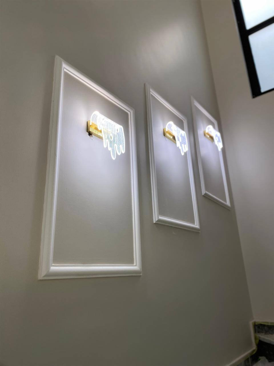 سلام عليكم إني صباغ اشتغل صبغ جدران وحديد واجهيات وتصليح جبسن بورد ومعجون وطلس وستن ورش أبواب وشبابيك مكاني كربلاء ***********+***********
