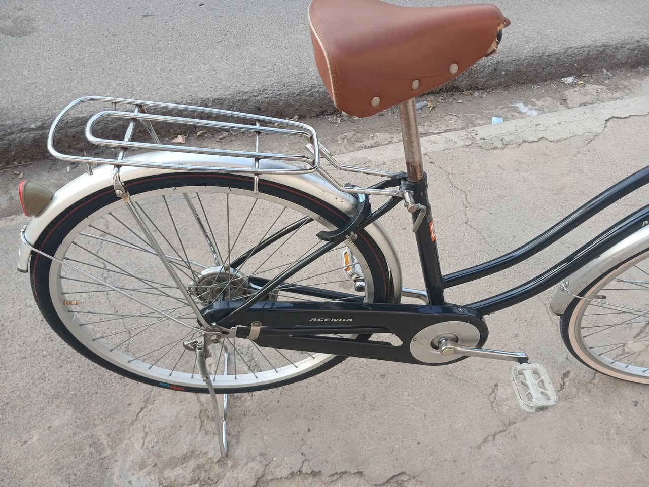 بايسكل عبد الحليم جديد 
الحجم 26 
لون اسود برغي مامفتوح 
السعر 75بي مجال


**إذا كنت صاحب هذا الإعلان وتريد حذفه لأي سبب، رجاءا أرسل رسالة إلى الدعم الفني**