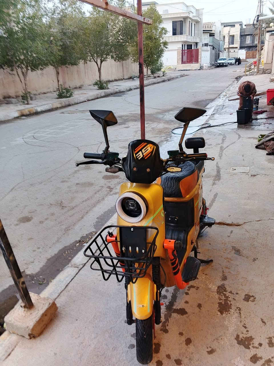 سلام عليكم درجه x900 للبيع بيه عطل بل سكليتر  تمشي بس يكطع  بطاريات   ماصر  سبوع من بدلتهن  جديدات  سعر 350 بيه مجل بسيط  عن اني فلوجه حي نزال رقمي *********** وبي صندوك بس فله
