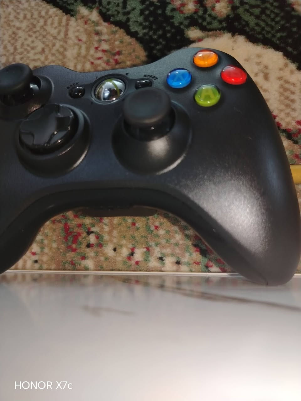 جوستك اكس بوكس 360 نضيفه طك كارتونه فقط ملعوب بيه مره سعر ٢٠ الف مكاني بغداد الكاظمية شارع المحيط فندق العرش رقم الجوال ***********
