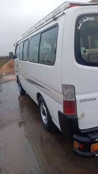 نيسان يورفان موديل 2011رقم كربلاء  سياره كفاله عده طخه بل بجم ومصبوغ ح...