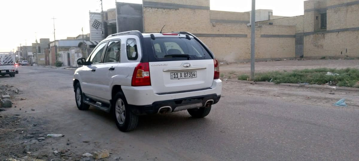 سلام عليكم كيا سبورتج خليجي موديل 2010 مكينة اكير تبريد مكفولة ضربة صبغ شبرين باب ورة خلفي جهة يمنة انكليزي رقم بغداد سعر 120مكاني بغداد ***********
