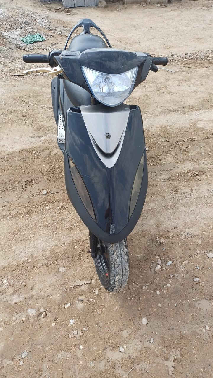 سلام عليكم دراجه ماكس عدله للبيع دراجه نضيفه تخبل برغي مامفتوح بيه كفاله نهضه وسرعه تخبل سعر 900وبيه مجال مكاني بصره قضاء المدينه ***********
