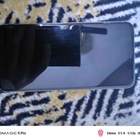 11 برو ماكس  ذاكره 256 بطاريه 80  جهاز نظيف  السعر 375 بيه مجال بسيط  ...