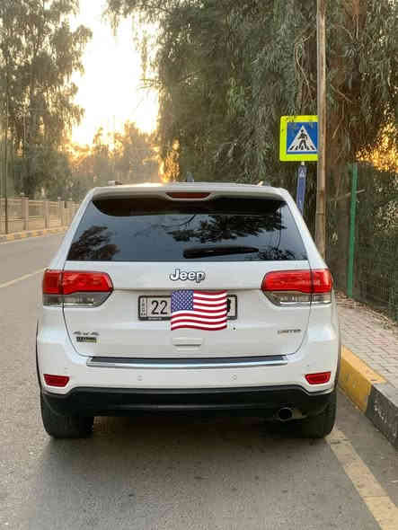 السلام عليكم
جيب لمتدد 2015 خليجي 
ماشية 105 
سنوية جديدة بأسمي هزة جديدة
محرك وگير شرط
بيها باردات قليلة جداً
السيارة جديدة مال بيت 
صدر جديد باتري جديد
المواصفات ⬇️
 تشغيل عن بعد شاشه جبيره
شفتات ستيرن
جنطه كهربائي شفط
حساسات خلفية
قطعتين تبريد ثلج
كشن خزن ميموري وضعيات قيادة
مقاعد جلد اصليه
كهرباء (تدفئة+تبريد)
كشن خلفية تدفئه
تدفئه بالستيرن   
يدات ستيل اصل
كامرة خلفية 
استيرن كهرباء + تدفئة
فول تحكم استيرن 
ناقل حركة ٨ نمر
نظام سبورت S
نضام اقتصادي
مري _جانبي_تدفئة مرايا_جانبية_حساسة_للضباب_ تعمل_
تلقائياً + اشارة بالمري
لايت عدسات زنون
كلوب طوارء بلجنطه

عنواني موصل حي العربي 
***********
***********
السعر 250 وبيها مجال
