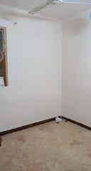 دار للايجار  مستقل طابق ارضي  نظيف ومصبوغ بالكامل 
محتواه غرفتين مع صالة ومع كليدور مع مناور ثنين ومطبخ وحمام كبير مع تواليت مساحة 120 متر 
منطقة الاعظمية بداية الكم قرب مسجد جلال 
الايجار ب800 الف مع تأمين شهر بدون عمولة 
على الراغبين للاتصال بهذا الرقم ***********
