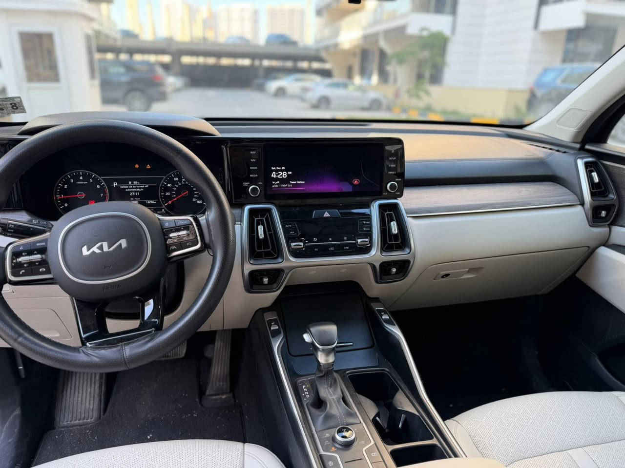 ( بدرن صبغ او تبديل حادثها فقط بارد )
كيا سورنتو 2023 X-LINE S 
فول مواصفات للأخير بانوراما بصمه تشغيل عن بعد كراسي كهرباء كراسي جلد اوف وايت تسخين وتبريد كراسي 
السياره مابيها اي صبغ او تبديل بيها بارد بسيط ربع الجاملغ وبدون ايرباك كله سليم 
السياره زيرو ماشيه فقط 13 الف بعدها 
رقم بغداد باسمي با عافيه على الي ياخدها تخبل السياره وسعرها كلش زين مكاني با منصور سعرها 245 ورقه وبيها مجال
***********
