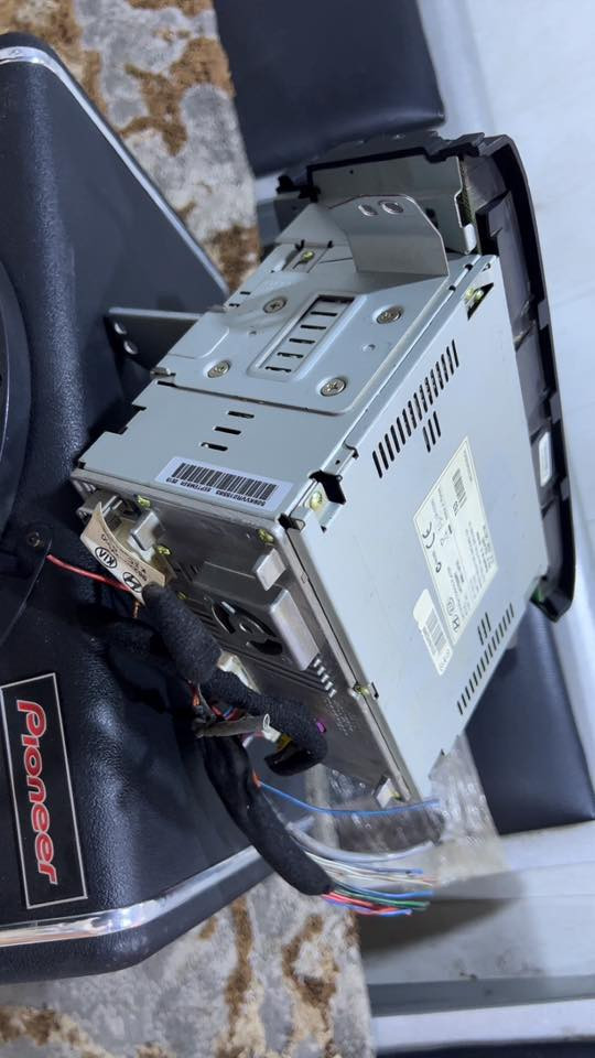 غراض فولستر للبيع
شاشه بيلاديه وارد امريكي كلش نظيف مضخم صوت داخلي يعني يشتغل علي وارد خليجي هم 
سعره ١٥٠ الف 
سماعه دشبول مع كفر ٢٥ الف
الاسعار شامل توصيل لكل محافظات
تواصل واتس 
***********
