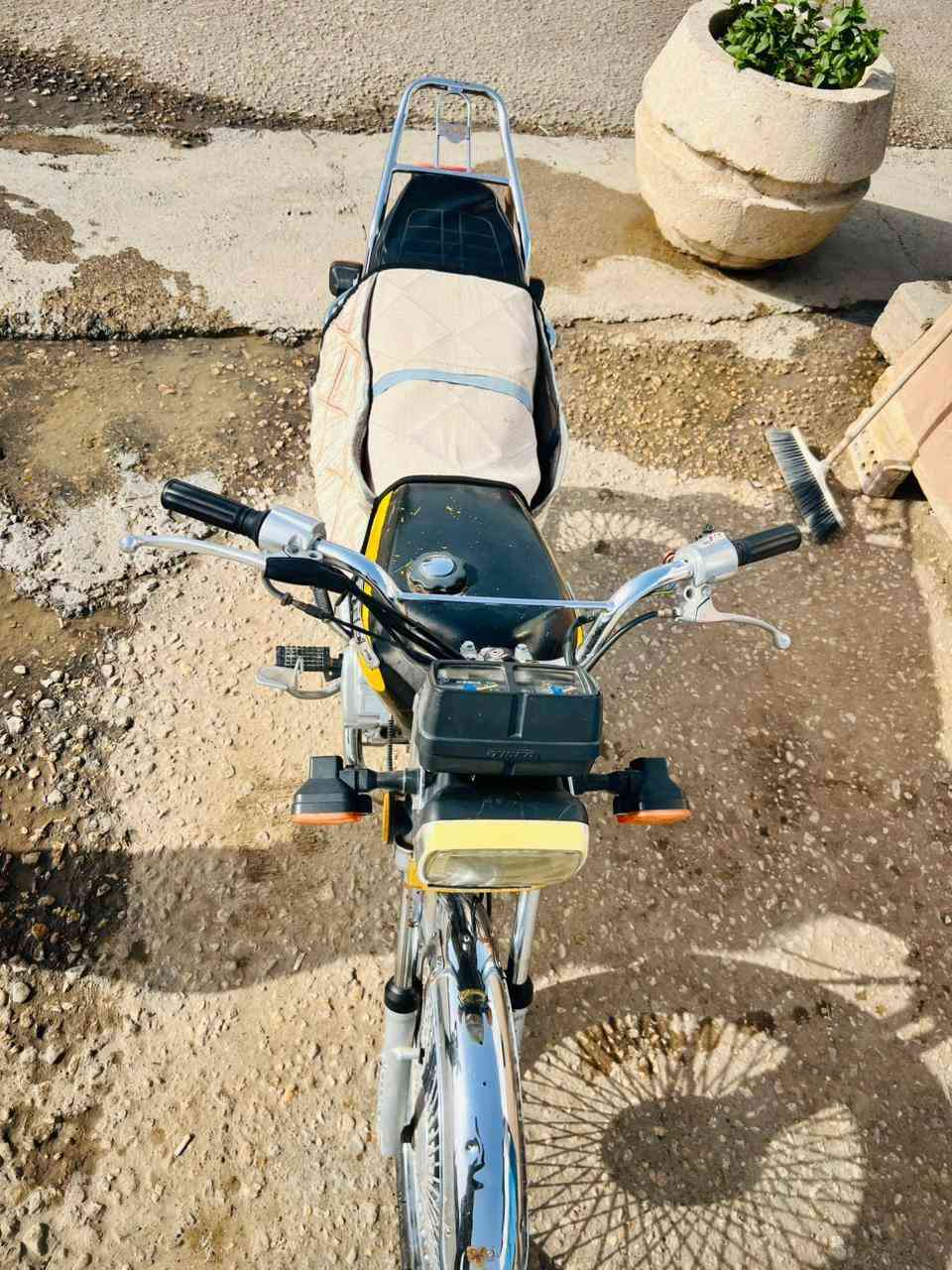 السلام عليكم
تايـكر 2021 للبيع أوراق بيه نقص ترتيبات قليله السعر 300 وبيه مجال حكـ الجيه📛
للتواصل ***********
