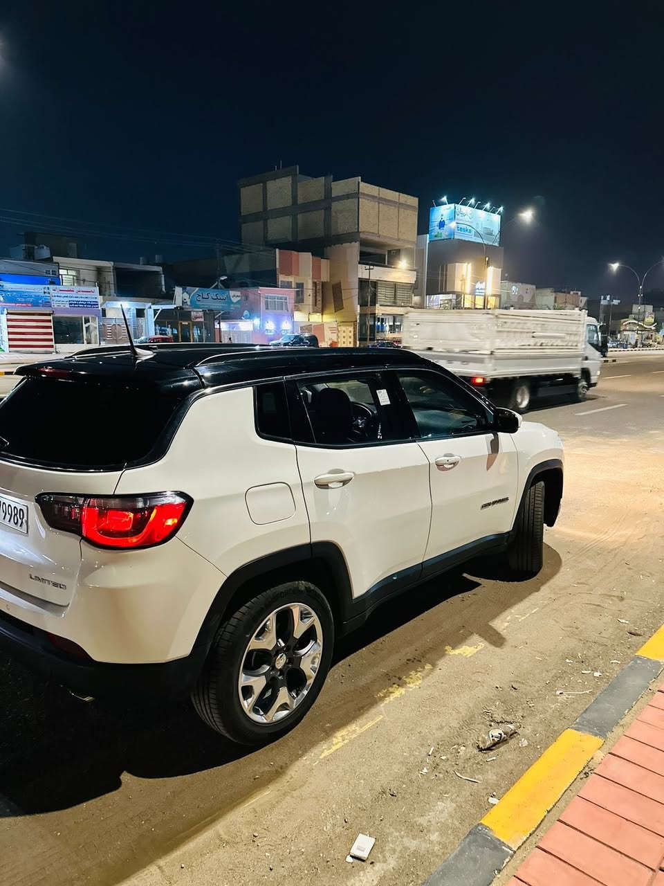 سياره جيب كومباس مديل ٢٠٢١ فول بصمه وبنوراما 
فول واحد عل واحد 
4سلندر  
اريد مراوس ب6 سلندر ونطي فرق


**إذا كنت صاحب هذا الإعلان وتريد حذفه لأي سبب، رجاءا أرسل رسالة إلى الدعم الفني**