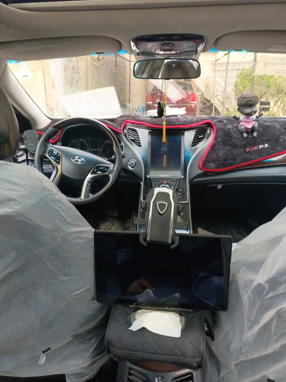 ازيرا ٢٠١٥ خليجية فول مواصفات واحد على واحد كشنات جلد تحكم كهرباء ترحب بالمري شاشه ذكية ماشية ١١٤ الف فقط و رقمها اربيل و جاهزه من كلشي حدادية و تبريد و جاهزه الفضل لله و صبغ جاملغ خلفي و باب اثر شخوط و ليس حادث قبل سنه اخذتها ب ١٥٠ ورقه  و حاليا اريدها قفل قفل ب ١٢٧ ورقه المكان بغداد حي الخضراء المقابل العامرية 
و هذا الرقم ***********
