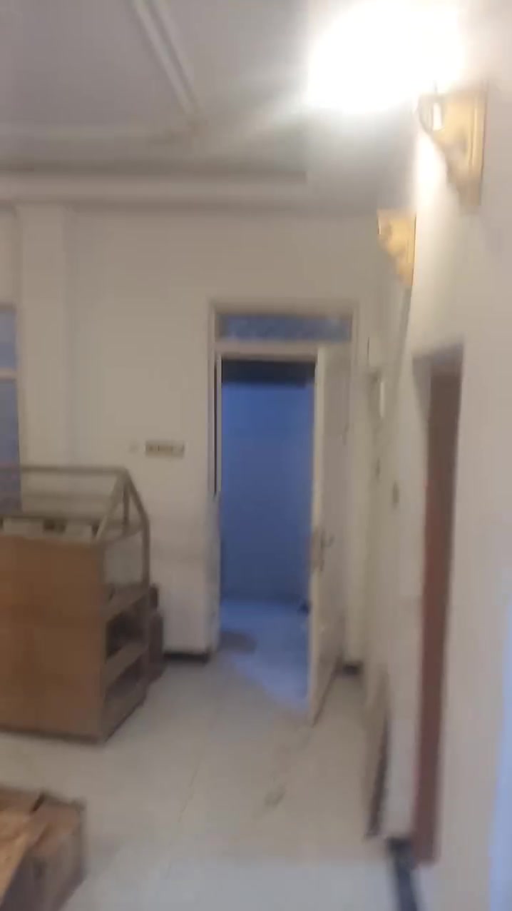 بيت للايجار مكانه الماجديه نهايه شارع الملعب يم الصفا القديم
مساحه ١٠٠ متر مربع بيت فارغ

رقم الهاتف ***********
