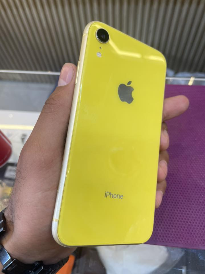 مرحبا
ايفون XR لون اصفر
ذاكره ١٢٨ GB 
البطاريه ٧٥ بلاديه 
شرق اوسط 
التلفون مكفول وتر
***********
