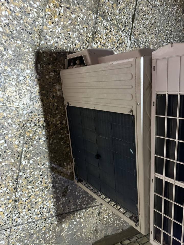 سبلت جنرال الكترك عادي طن ونص انتاج حديث ٢٠٢٤
السعر ٤٧٥
بغداد
***********
