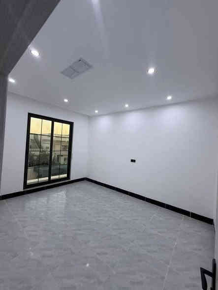 دار طابقين  #ركن  طابو صرف للبيع

 المساحة : 100 متر مربع  (10*10) متر 

 يقع على  شارعين  20 م 

((نظام دكت - مغربي - غاز - المنيوم - واجهه فلين ))

(كراج - استقبال - مطبخ حار وبارد - غرف نوم عدد 3 - مجموعتين صحيات)

 الموقع :   حي الواسطي  _  مقابل  ماركت  عدنان

💵💵السعر 195 وقابل للتفاوض💵💵

🔴 1- التعامل يكون مع صاحب العقار الشرعي حصراً
2- المكتب  وسيط بين الطرفين ولحفظ الأجرأات القانونية والتأكد من صحة العقار قبل تسليم اي مبلغ بأشراف قانوني

للأستفسار ✅مراجعة مكتب القصر الذهبي  🔔

📍عنوان المكتب كركوك واحد حزيران قرب تقاطع الحصو ورمل 
         

                          
***********
***********📱

✅نستقبل جميع عروضاتكم السكنيه والتجاريه في كركوك 💯والترويج لها عبر الصفحه الخاصة بل مكتب
                  #مكتب  القصر الذهبي  للعقارات 
للأستثمار والتطوير العقاري 💯 معنا نحو الأفضل
