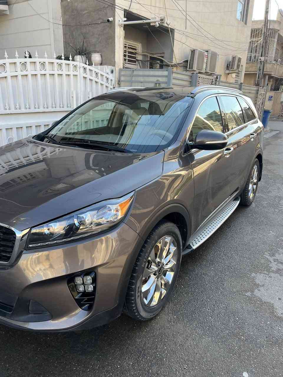 السلام عليكم 
سورينتو ٢٠٢٠ وارد امريكي 

الحادث : باب الجنطة مبدله نفس اللون فقط
البجم كبس ما بيه اي شي

المواصفات : 
١- محرك ٢٤٠٠ gdi 
٢- سبعة راكب
٣- تبريد قطعتين
٤- تحكم ستيرن ( كروز سرعة + شاشة )
٥- شاشة ابل كار بلي وكاميرا خلفية
٦- كشنات جلد ( لون اوف وايت )
٧- دوسات خارجية
٨- الارضية مغلفة جلد + حوضيات
٩- درايف مود ، وضعيات قيادة 
١٠- نقطة عمياء
١١- مانع انزلاق
١٢- ماشيه ٦٧ ميل

جميع الايرباكات سليمة

رقم الشاصي : 
5XYPG4A39LG631113

سيارة جداً نظيفة وصدرها نظيف ومحافظ عليها
من جميع النواحي واستخدام شخص واحد فقط

السعر : ٢٠٧ ورقة

للاتصال : 
***********
