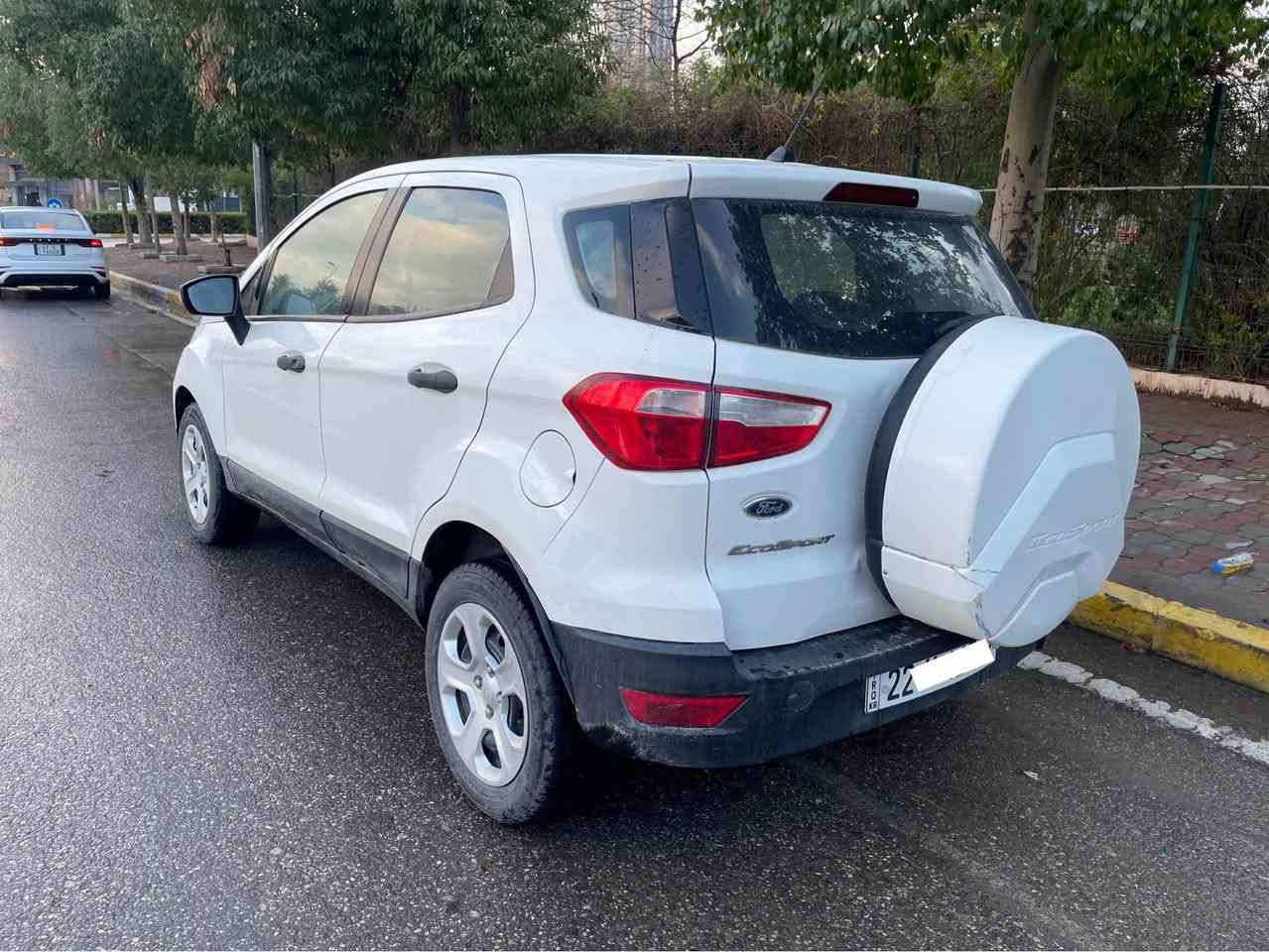 فۆرد ئیکۆ سپۆرت ۲٠۱۸
خەلیجی شەریکە نیڤە سفری هەولێر
سپی بەفری ۱۳٠ هەزار کیلۆمەتر رۆییە
۳ پستۆن بەبێ تۆربۆ بەنزین کەم سەرف دەکە
یەک بست بۆیاخی هەیە سەر تای پشتەوە لای سەکن
بەبێ ژوری ۲ ساردەکوتی بچووکی هەیە 
رەقەم و سنەوی فەهس هەزی هەموو تازیە
گێر و مەکینە و کاربیات و توندوتۆلی گشتی بەشەرت
***********
نرخی ۹٠ وەرقیە کەمێک مامەلە أربيل, العراق
