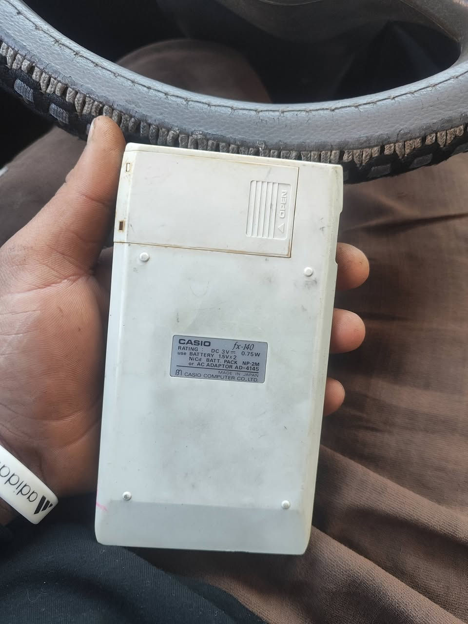 حاسبه شغاله ونضيف سعرهه 10تالاف مكاني بغداد مدينت الصدر تقاطع الكياره ***********وكو
