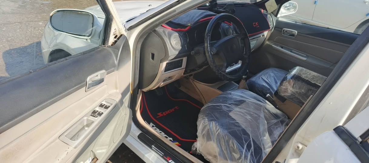 السلام عليكم للبيع سي كي رقم كربلاء مشروع وطني الشرعي بل موصل وعندي وكاله عامه باركود بااسمي كاربون بانزين بيها محرك كير باتري تايرات طخم ويل كب جدد صبغ عام جديد بيها طخه جاملغ الخلفي السعر 37 وبيها مجال للطيبين العنوان موصل حي عدن تعال وتدلل للااستفسار ***********
