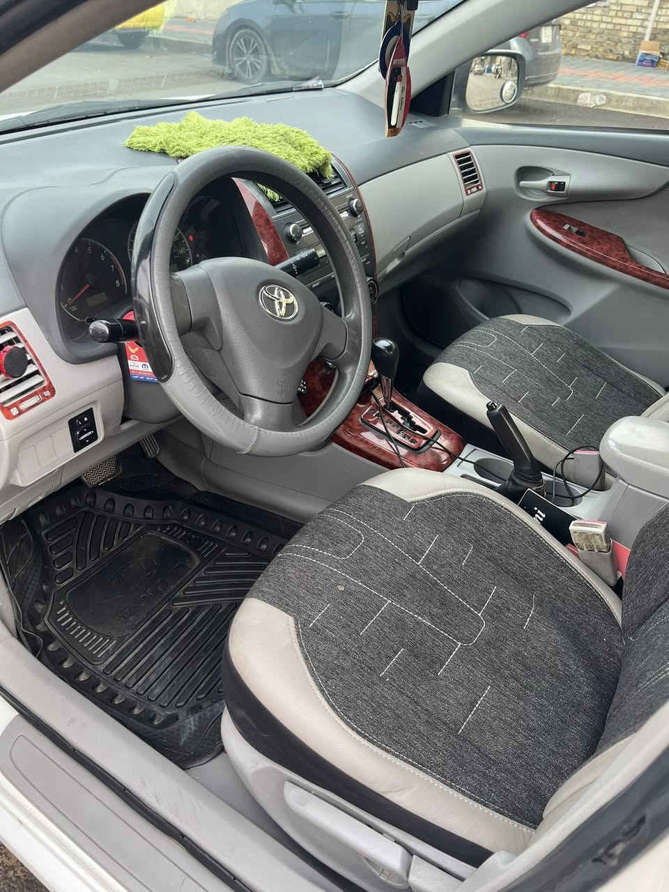 السلام عليكم كورلا موديل 2009وارد امريكي بيه قتعتين صبغ السيارة ليبل واحد كله محرك 1800 مكاني بغداد السعر 115 بيه مجال {***********} ***********
