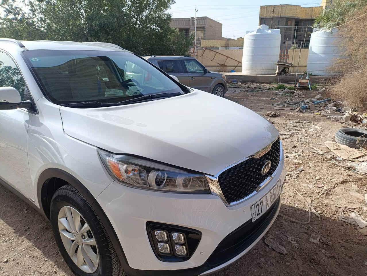 سورنتو 18 وارد امريكي تبديل بنيد وصبغ بالجاملغ بدون اي ضربه عابره والبقيه مكفوله من الزلغ والبارد  مواصفات حلوه شاشه كبيره حساسات أمامي خلفي. كشن كهربائي  تدفئه كشنات سبعه راكب. دواخل بيج 
محرك 2400  السياره بسمي *********** ناصرية حي اريدو قرب المحكمه
