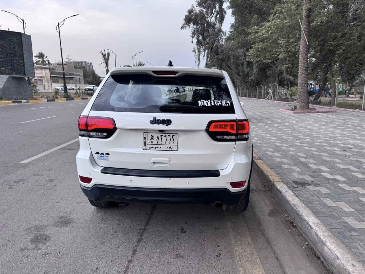 جيب شيروكي أبلاند موديل 2019
📍 الممشى: 84 ألف كم
السيارة نظيفة جدًا واستعمال شخصي
ضرر السياره مرفق مع الصور مع بارد في السياره هنا بالعراق 
المحرك والكير بحالة ممتازة
الايرباك سليم السياره جبتها ماشية 200ميل فقط على ايدي بانزين كله محسن و الدهن كله msoilاصلي
بشرط تفحص السياره ممفتوح بيها برغي  بس بلكات بدلت مره وصدر اصلي مره فقط
مريحة بالسفر وناعمة بالقيادة

✨ المواصفات:
 • شاشة كبيره + كاميرا +حساسات 
 • تحكم بالمقود جهتين + هيتر
 • تكييف ممتاز
 • أنظمة أمان توقف ذاتي 
 • كشن كهرباء مع هيتر 

🚗 السيارة جاهزة للفحص
📄 أوراقها كاملة وتحويل ثاني جاهز اي وقت 

💰 السعر: 240 ورقه قابل للتفاوض او مراوس بجيب شكل جديد هايبرد بضرر خفيف و كامل مواصفات
📞 للتواصل: خاص أو ***********
 📍الكاظمية او العطيفيه
