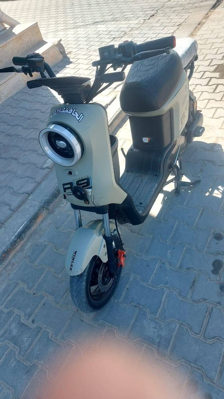 سلام عليكم دراجه شحن R9اخت الجديده  على حالت الوكاله صار شهرين من نزلته من الوكيل بطاريات فول 4 نمرة سرعتهة 100 مواصفاتهة معروفة لد كهربائيات كلهة شغالة ما ناقصه شي عنوان النجف الاشرف سعر 350


**إذا كنت صاحب هذا الإعلان وتريد حذفه لأي سبب، رجاءا أرسل رسالة إلى الدعم الفني**