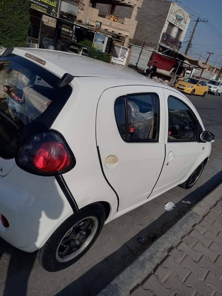 سلام عليكم
باندا لون ابيض بأسمي
موديل ٢٠١٢ 
شاشة
رقم انكليزي جديد 
سنوية لغاية ٢٠٢٩
العنوان / بغداد - زيونه
الرقم /***********
السعر/٤٥ وبيها مجال بسيط
