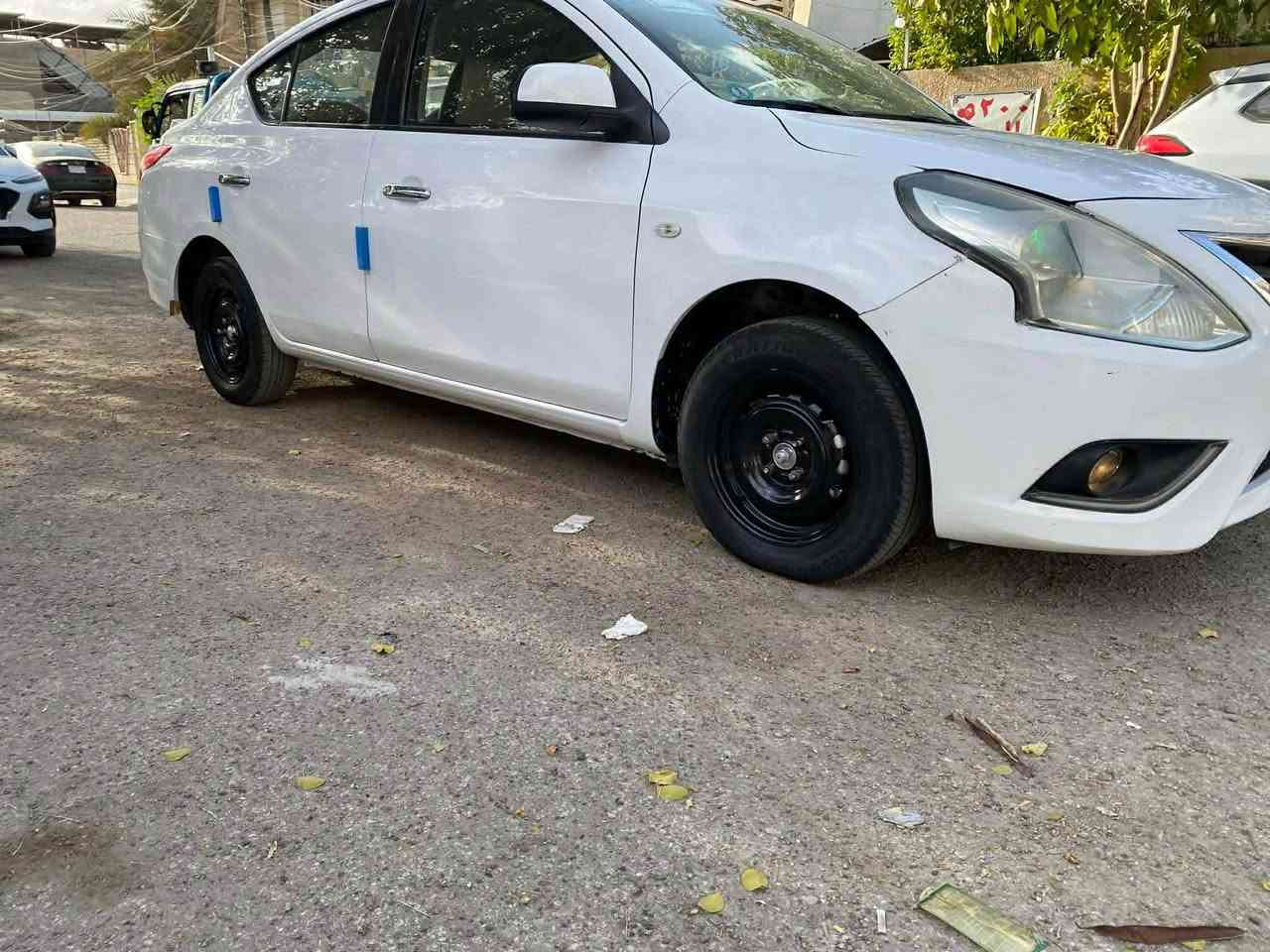 سني هندي موديل 2019
بليته زركة
مكفولة من الصبغ أو تكحيل 
بصمة ونظام سكيورتي كامل
تشغيل عن بعد 
نظام ترحيب 
مرايه وكاميرا خلفيه 
حساس خلفي 
دوشمة كشنات و ارضيه جلد وكاعيات ليفه
صدر جديد كامل اصلي شركة
عليها أدامة كاملة
رقم بغداد جديد 
هزه جديده 
بأسمي وتحويل ثاني يوم
سيارة كامل بدون نقص ولا برغي 
السعر 107 وبيها شي بسيط كلش 
مكاني بغداد حي الجهاد 
*********** بغداد, العراق
