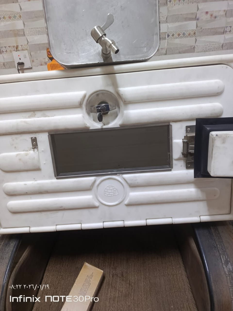 من رخصت الادمن تانكي وثلاجة للبيع المكان بغداد النضافة مية بلمية ***********
