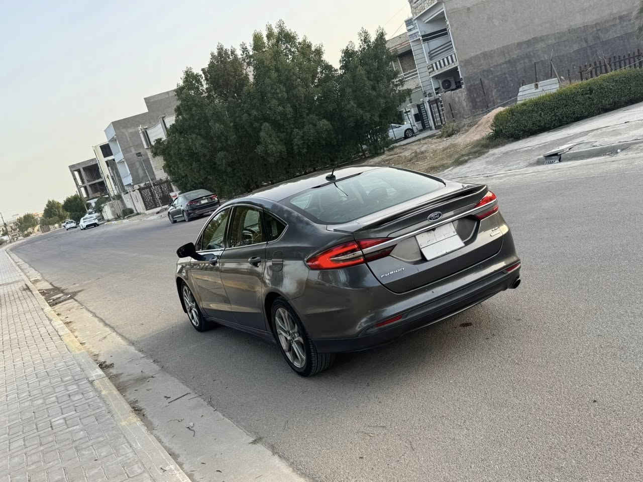 Ford Fusion 2017
السلام عليكم للبيع ***********
 فورد فيوجن 2017  

• المسافة المقطوعة : 79 الف فقط ‼️ 

المواصفات : 
•حساسات خلفية  
• كراسي كهرباء 
 • تشغيل عن بعد
• تشغيل بصمة وبصمة ابواب 
• كاميرا خلفية دوارة 
• حساس مطر
• شاشة كبيرة
° نظام Eco لتوفير الوقود
• هاند بريك كهرباء
• مثبت سرعة 
° نظام الملاحة gbs
• اجهزة سلامه عامه SRS + ABS
 • مانع انزلاق
 • كود أبواب لفتح السيارة في حالة فقدان المفتاح
• نظام اوامر صوتي
وبيها بعد هواي مواصفات ما ذكرتهن 
•رقم اربيل تحويل ثاني يوم
•3 قطع صبغ بدون ايرباك مرفقة صور الحادث بجم كبس
•مكان السيارة بغداد السعر 104 وبيها مجال
