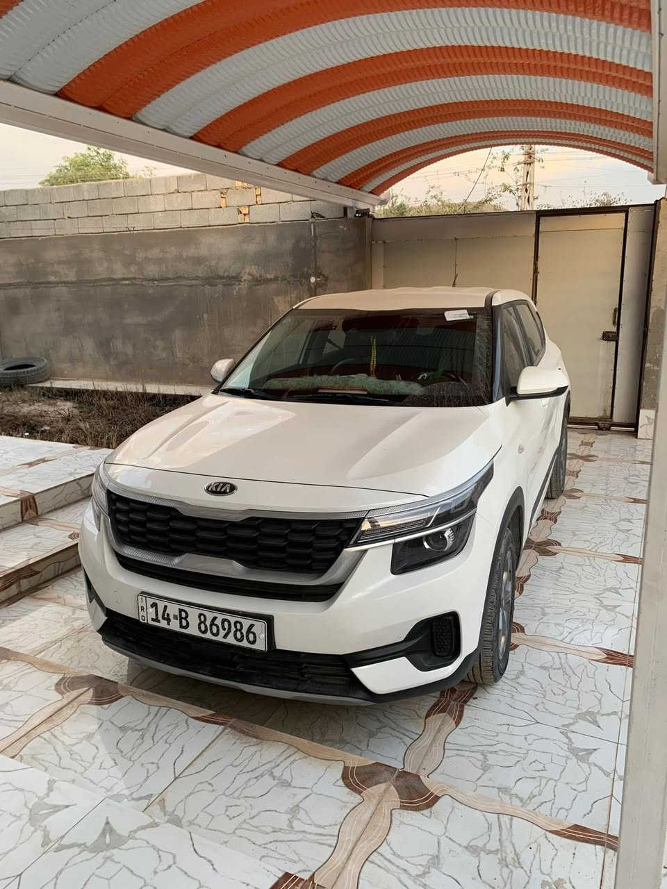 السلام عليكم
للبيع كيا سيلتوز موديل 22 وارد كوري 
فول مواصفات عده الفتحة 
فقط البنيد مصبوغ والجاملغات مقسمة فقط لاصبغ ولاتكحيل كما موضح بالفحص والباقي كفالة 
السعر183 وبي مجال بسيط
***********
