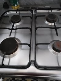 طباخ كلش نظيف للبيع السعر 70,000 وبي مجال شيء قليل المراسله على الرقم0...