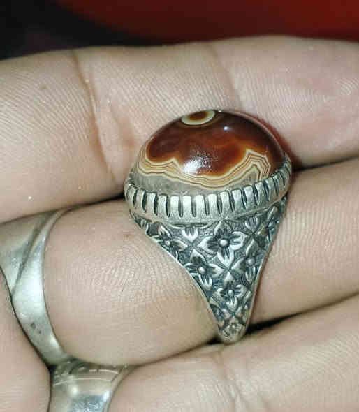 سليماني احمر قطعه مختلفه روعه خامه هنديه قديمه بغداد مدينه الصدر ***********
