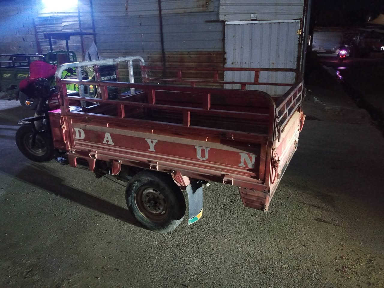 السلام عليكم ورحمه الله وبركاته ستوته ديوان البيع سعر 1250ستوته كامله من وراق اي خياس ما بيع مكاني بغداد طارميه رقم ***********   موديل 17

