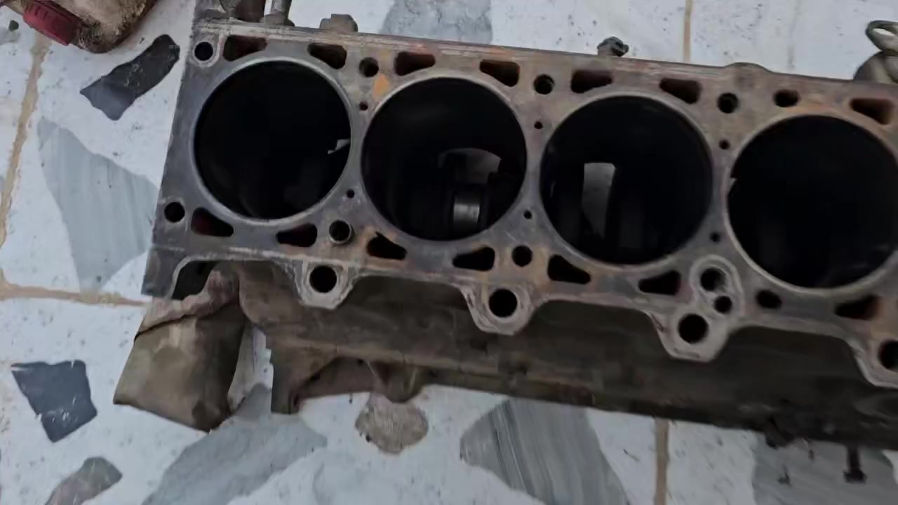 محرك بيم مفتوح كامل ٥٢٥ نظيف فقط ايدخن جاست عندي الرنكات وحورت السياره vvt لان ما عدنه غراض بالمحافظة وريد ابيعه اي استفسار ***********
