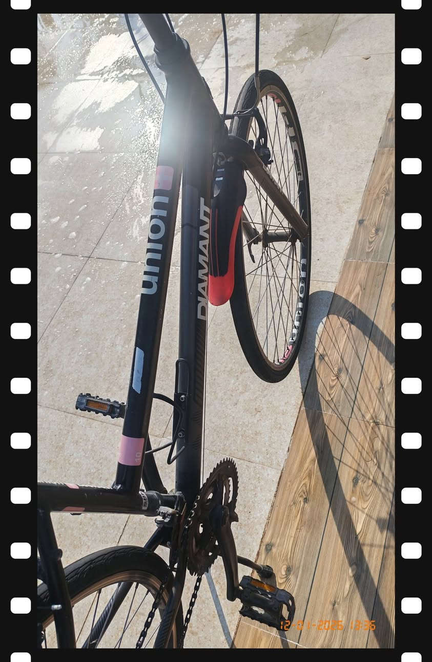 يا الله

بايسكل دايمنت  فول المنيوم حجم 700  فريم عالي   
مابيها اي نقص ماتصرف عليها الف دينار ... كير شيمانو  7 نمرات خلفي 3 امامي  نظيفة كلش تايرات جوابة جدد وياله عدلة ميل 

المكان كركوك  ويوجد توصيل رقم الواتس ***********

  يوجد كراسي اطفال عدد اثنين امامي خلفي  نظافة 100/100 الصور داخل التعليقات
