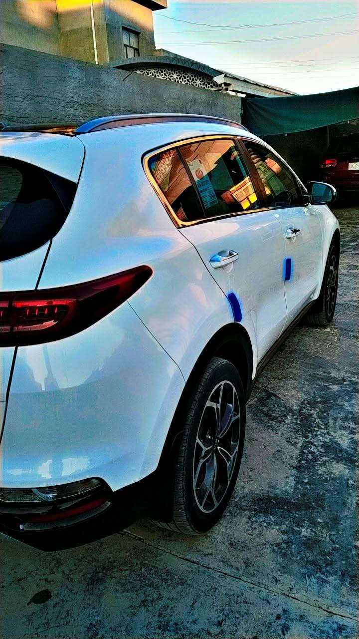 سبورتج موديل ١٩ جيتي لاين أعلى فئه فول الفول مواصفاته ماشيه ٤٧ الف مكفوله كفاله عامه عدا شخوط بصيطه ما تبين بس بالسونار كما موضح السياره جديده على وضع الشركه لزكات الشركه بيها استخدام شخص واحد من الزيرو  ..السعر ٢١٥ مجالها بسيط حك الجيه عنوان الفلوجه .هاتف ***********
