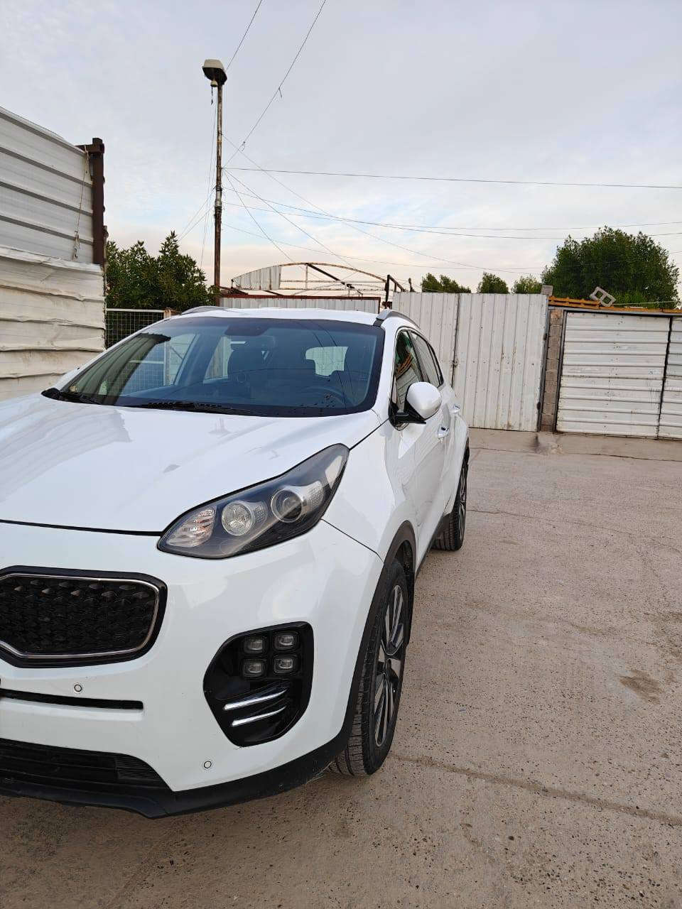 للبيع كيا سبورتج خليجيه ٢٠١٦ أبيض مكفولة عدا نص البنيد صبغ والباقي مكفول وطختهة كلش بسيطة وصبغت ع كدهة والباقي مكفولة وعندي صورهة مكاني  بغداد حي الجهاد لاتصال ع هذا الرقم ***********  وبيهة سونار من ضمن المنشور جديد والسعر ١٦٧ وبيهة مجال بسيط
